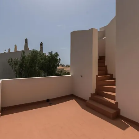 Casa de Férias Private - Rooftop & Garden -